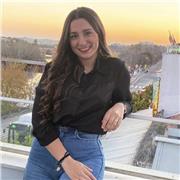 Estudiante de Magisterio imparte clases de refuerzo y apoyo hasta 4° de Eso